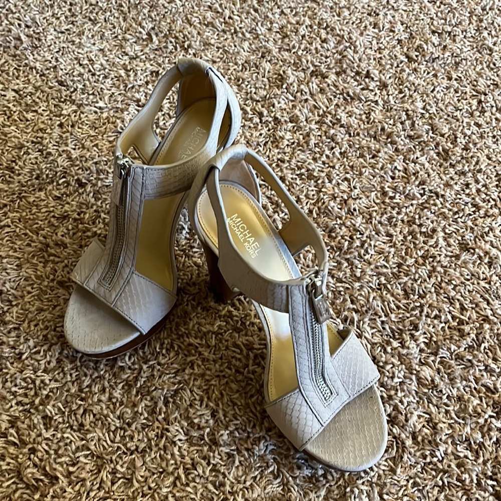 Neutral heels